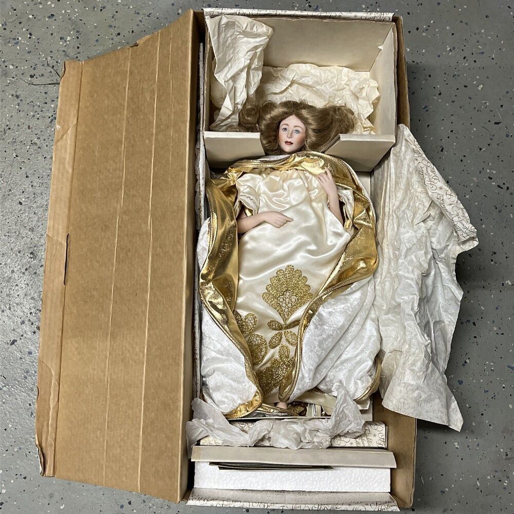 Franklin Mint 1980s Heirloom Doll The Christmas Angel,Original Box, Certificate